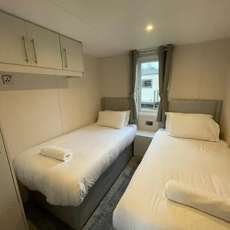 Host & - Tarn * York