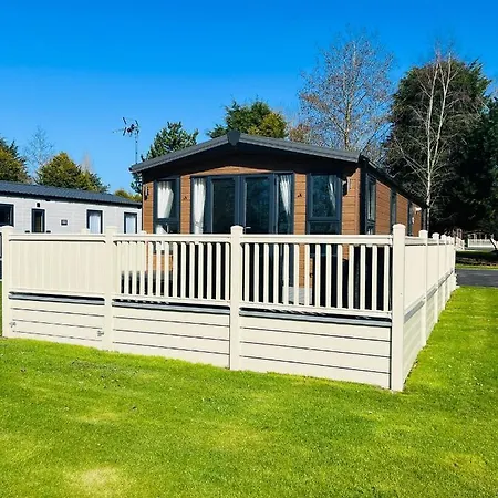 Holiday home Tarn With Hot Tub *
