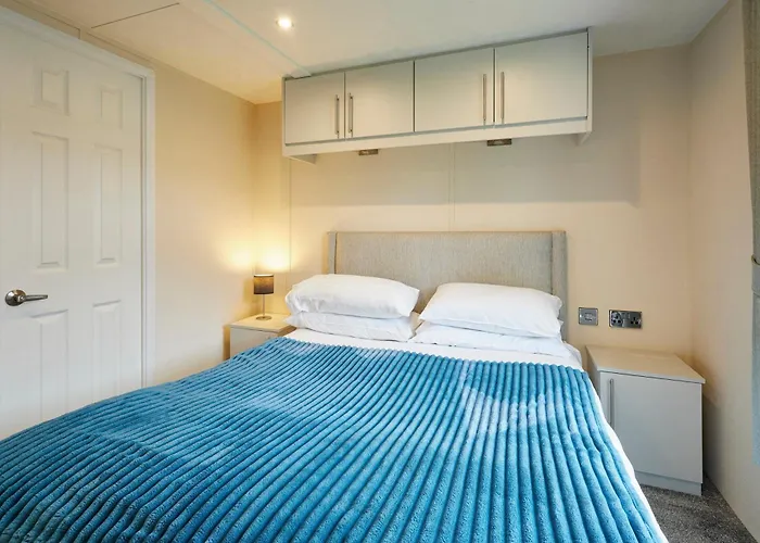 Host & - Tarn * York
