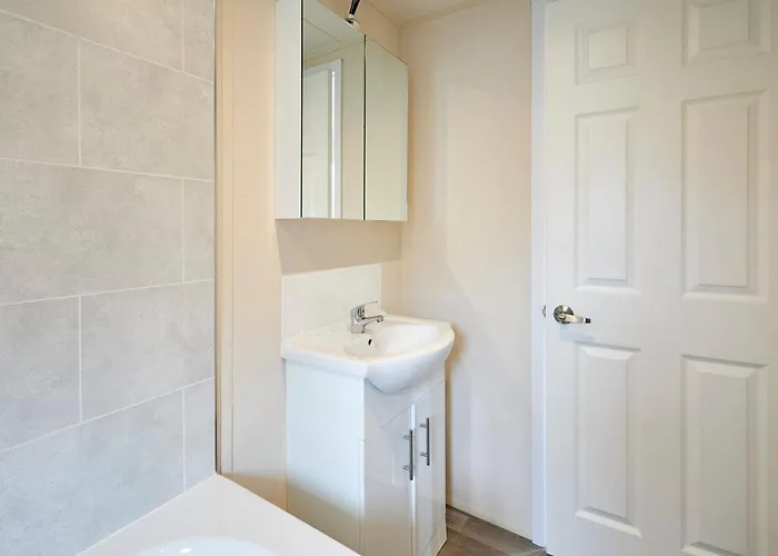 Host & - Tarn * York