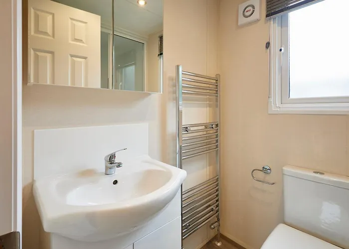 Host & - Tarn York